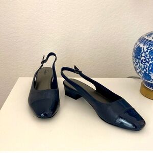 Trotters Navy cap toe Slingback 11.5 NWOT